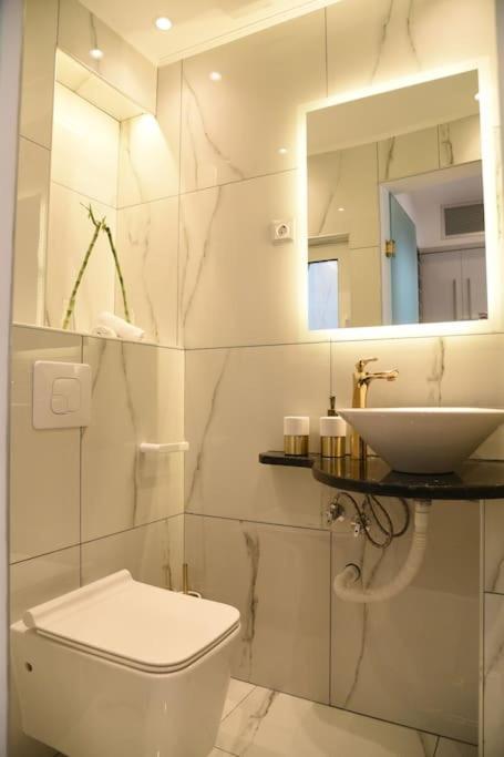 Syntagma Square, 30Sqm Nikis Luxurious Studio Афины Экстерьер фото