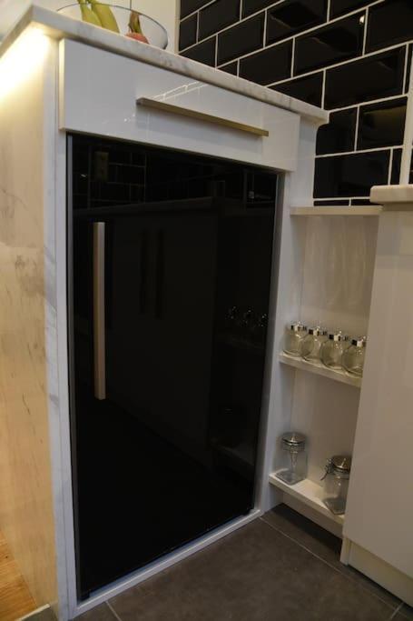 Syntagma Square, 30Sqm Nikis Luxurious Studio Афины Экстерьер фото