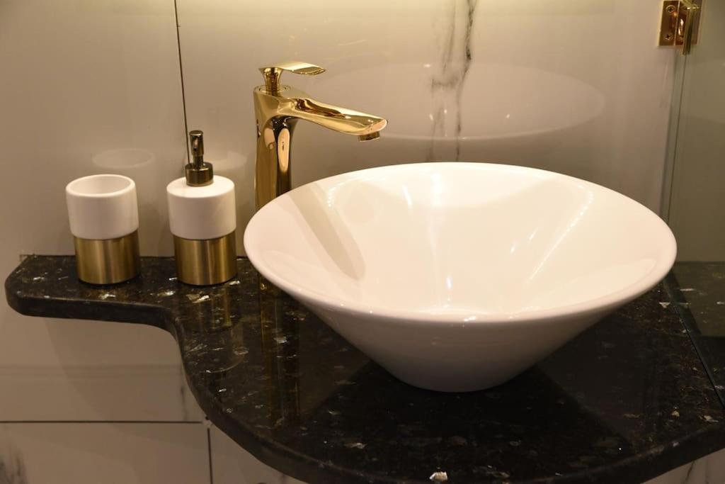 Syntagma Square, 30Sqm Nikis Luxurious Studio Афины Экстерьер фото